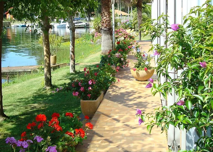 La Caravelle Logis Hotel 3*