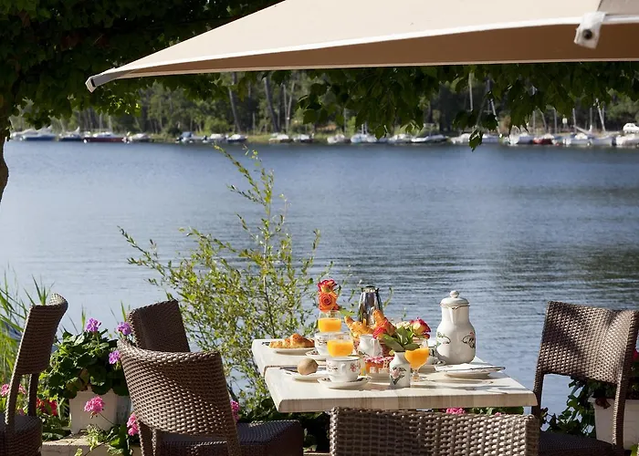 Hotel La Caravelle Logis Biscarrosse