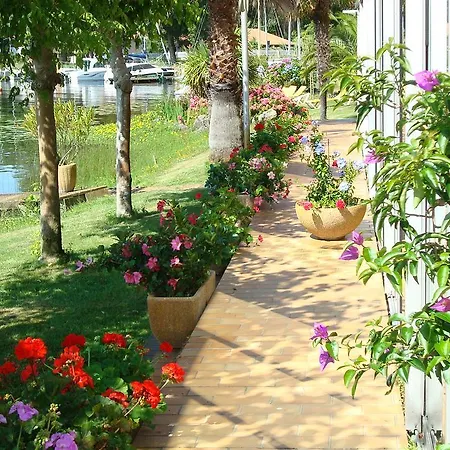 La Caravelle Logis Hotel 3*