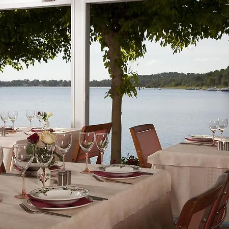 La Caravelle Logis Hotel